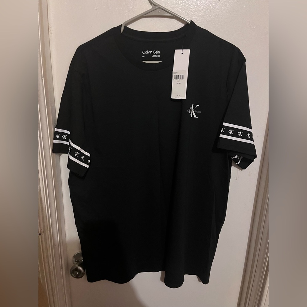Calvin Klein Black Men's T-Shirt 🖤🤍